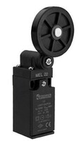 L3-K1-3-MEL121-IP65 Концевой выключатель мгновенного действия (1НЗ+1НО) двунаправленный с пластиковой консолью и резиновым роликом