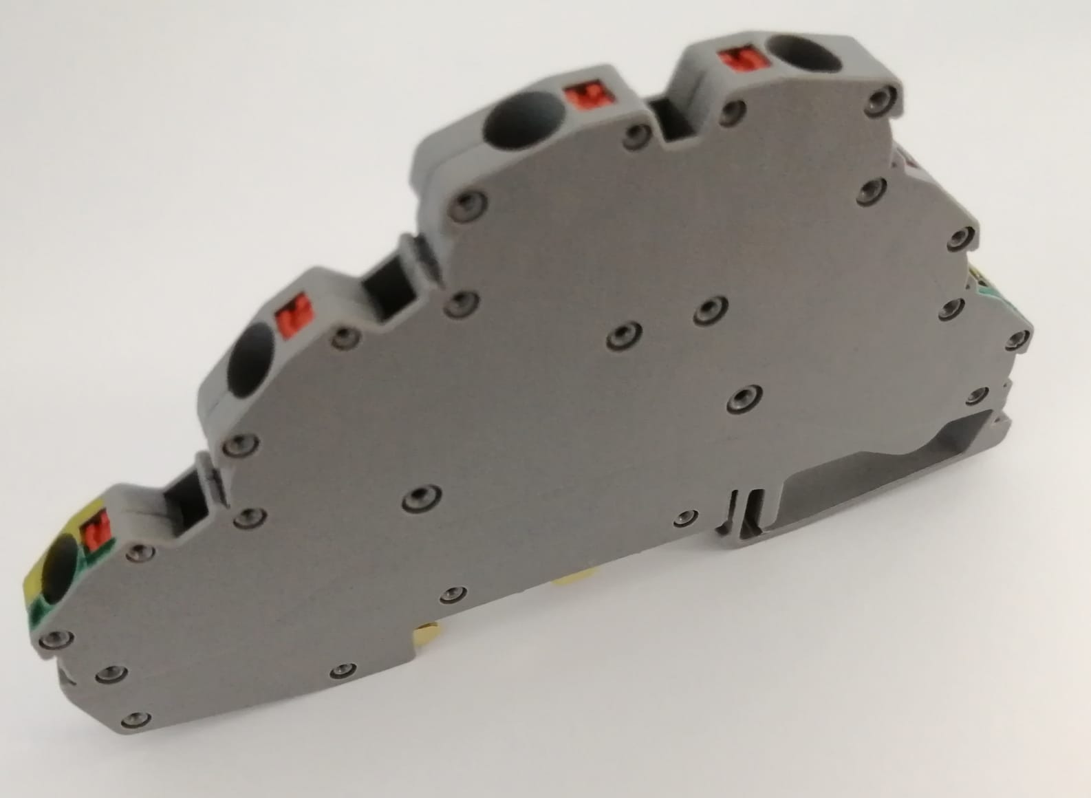 OPK-C3  4PE/6,7mm Клемма заземляющая проходная трехярусная закрытая, пружинные зажимы, 32A [ст.арт.1902]