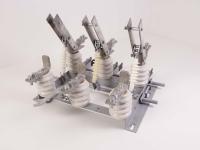 РВЗ-10/1000-II Разъединитель с ПР-10 заземлитель снизу (фарфоровые изоляторы)