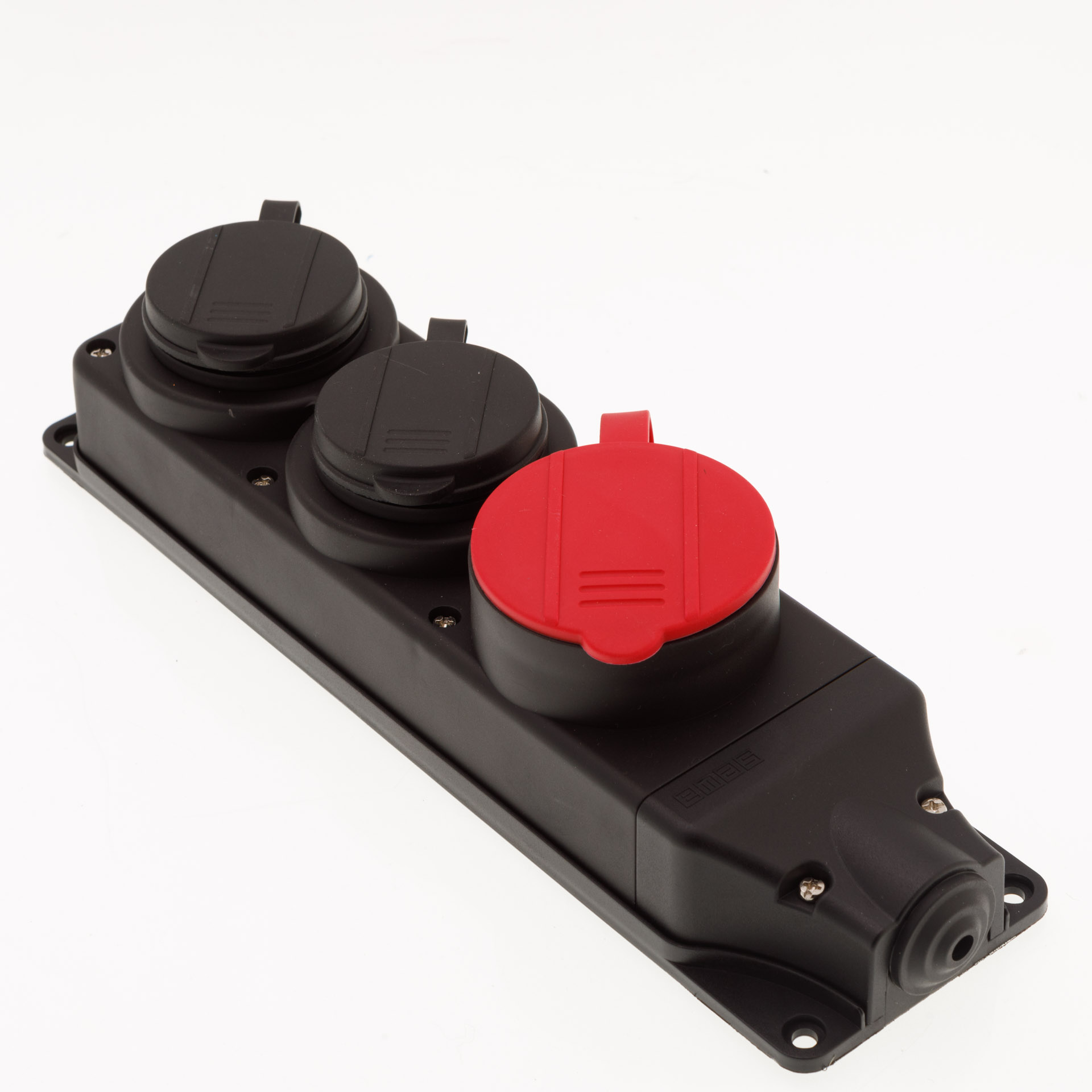 Розетка EKS-325PG12 резиновая 3P+PE 1x(3x25А)+2x(1x16А) трехместная с крышкой