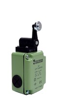 L1-K1-3-MEM121-IP65 Концевой выключатель мгновенного действия (1НЗ+1НО) двунаправленный с пластмассовой консолью и металлическим роликом