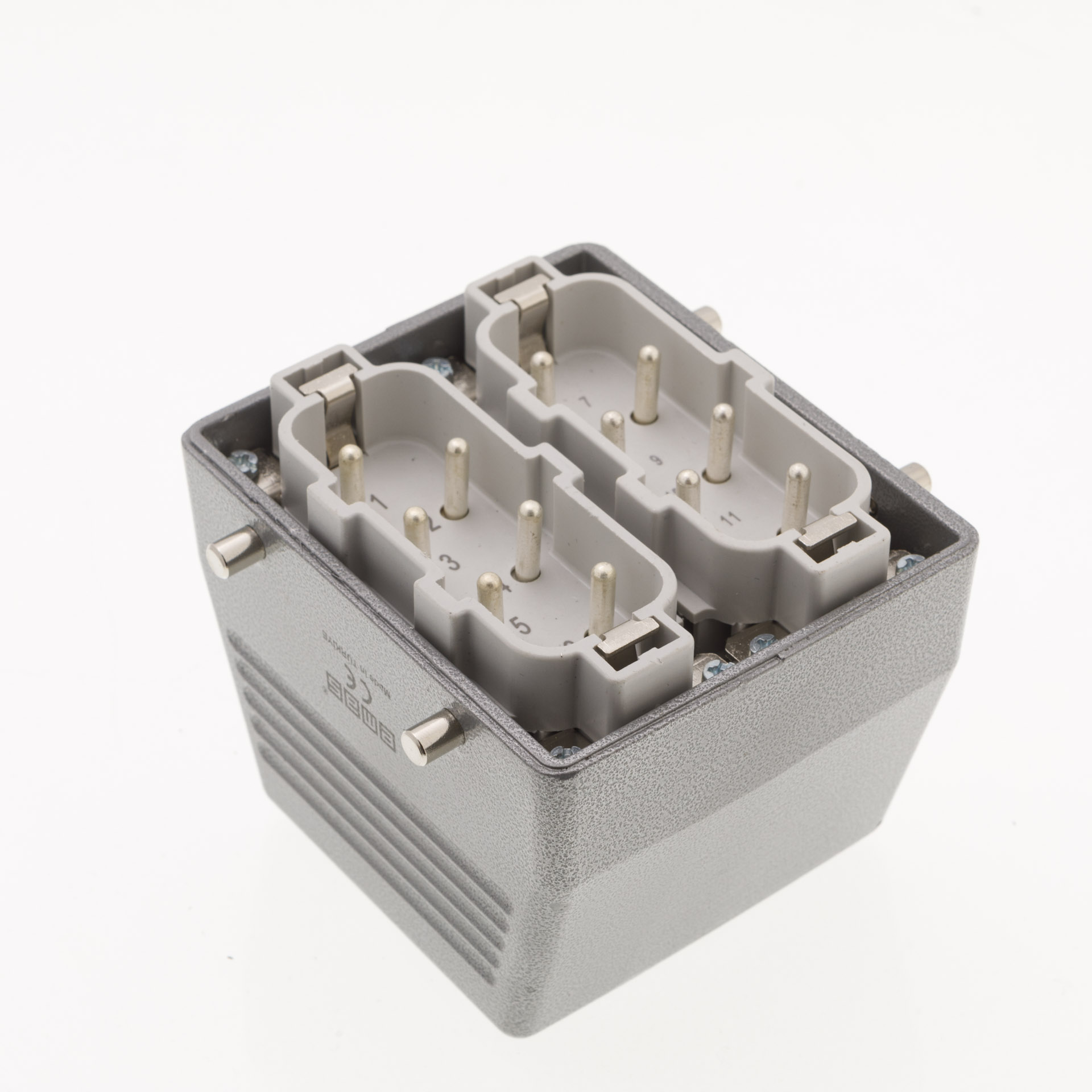 EB-M-612-FU-30-IP65 Вилка переносная металлическая 12 выводов 35А верхний ввод без фиксатора        