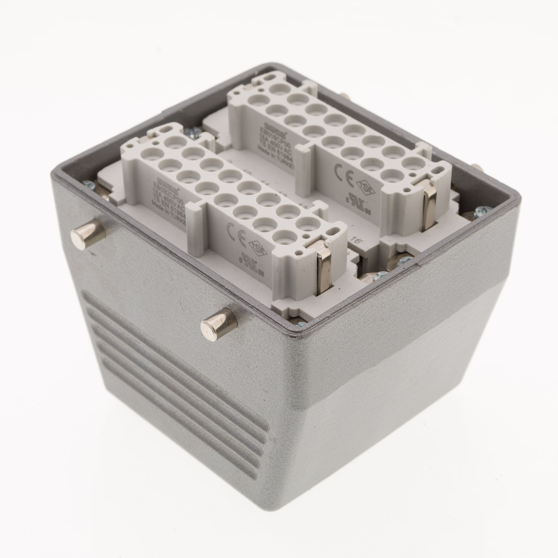 EB-M- 32-PU-30-IP65 Розетка переносная металлическая 32  выводов 16А верхний ввод без фиксатора