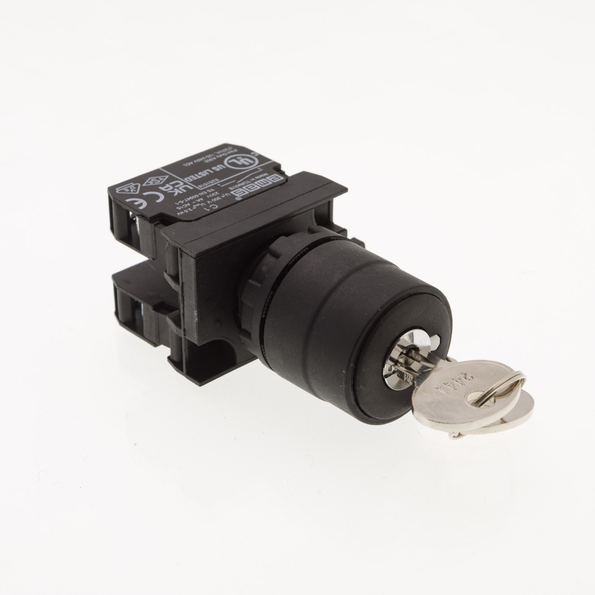 CP-AA20-(CA-C1-C2)-IP65 Переключатель пластиковый с ключем на 2 положения (0-1) 60° с фиксацией, ключ выним. в полож. 0 (1НО+1НЗ)  (CP)