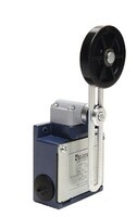 L53-K1-3-MEL123-IP65 Концевой выключатель мгновенного действия (1НО+1НЗ) двунаправленный с металлической консолью и резиновым роликом