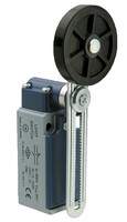 L51-K1-3-MEL123-IP65 Концевой выключатель мгновенного действия (1НЗ+1НО) двунаправленный с металлической консолью и резиновым роликом с регулируемым р