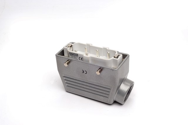 EB-M-606-FU-10-IP65 Вилка переносная металлическая 6 выводов 35А боковой ввод без фиксатора