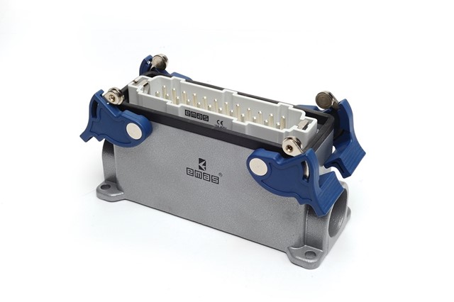 EB-M- 24-FD-24-IP65 Вилка стационарная на плоскость металлическая 24 вывода 16А 2-боковых ввода 4 фиксатора