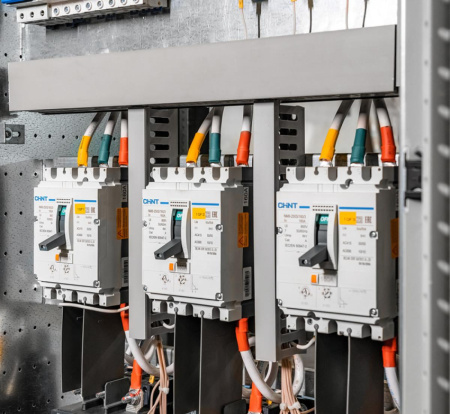 Авт. выкл. NM8-125H 3P 025А 100кА